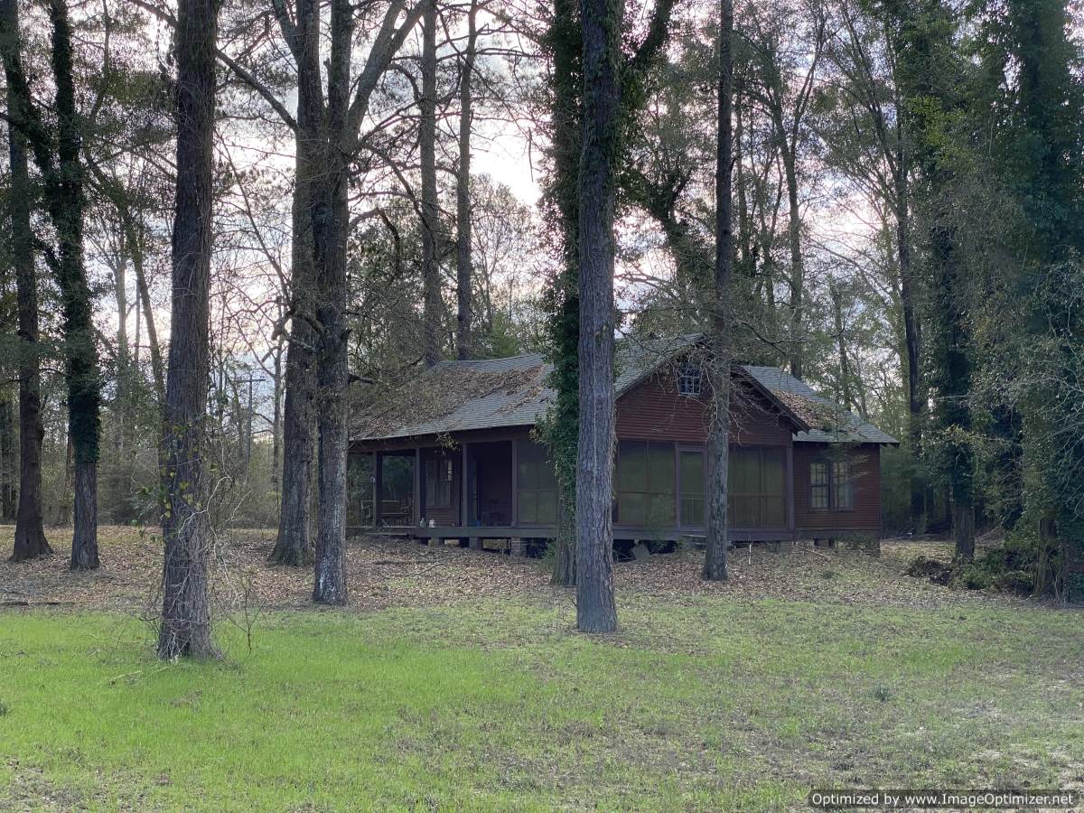 Simpson County Cabin on 1.89 Acres on the Strong River 4 Corner